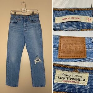 Levi’s Premium light blue wedgie straight leg denim jeans. Size W27 L28